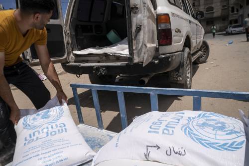 Insegnanti, assistenti sociali, impiegati: chi sono i 12 dipendenti dell'Unrwa complici dei terroristi