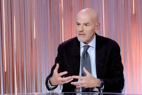 Maxi valutazione per Enilive. Eni tratta con il colosso Kkr