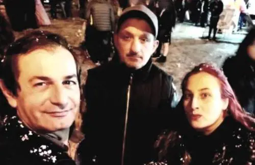 Bruciato vivo in auto: arrestati l'ex moglie e l'amante