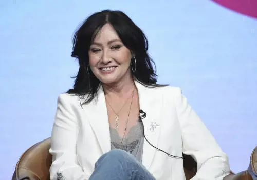 Da Brenda di Beverly Hills al tumore al seno. Gli ultimi drammatici anni di vita di Shannen Doherty