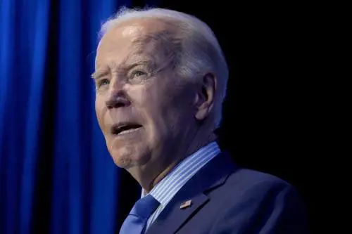 Nuova gaffe di Biden: scambia la Merkel con il defunto Kohl
