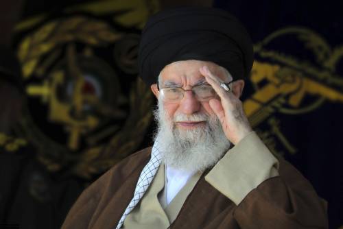 Appello di Khamenei. E il regime condanna il cantante ribelle
