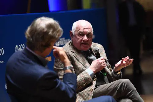 Cellulari, veline e magistrati: Nordio contro la "barbarie" della gogna mediatica