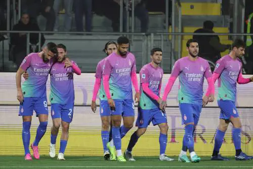 Il Milan piega il Frosinone in rimonta e a fatica. C'è una squalifica pesante in vista del Napoli