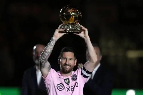 No Messi, no party. Il pubblico ad Hong Kong rivuole i soldi
