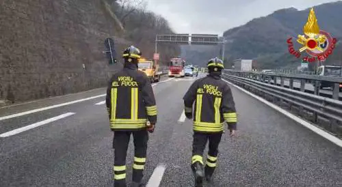 Maxi tamponamento sulla A12, all'altezza di Chiavari: un morto e due feriti gravi