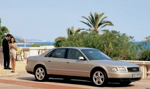 Audi A8 D2, la prima “vera” ammiraglia della Casa dei quattro anelli