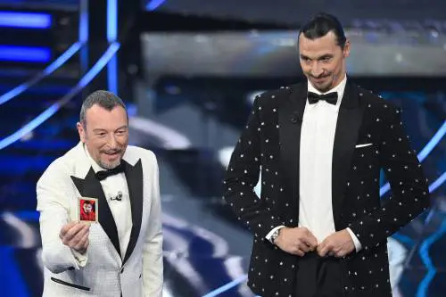 "Che ci fai qui?". Il ritorno a sorpresa di Ibrahimovic a Sanremo