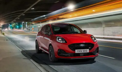 Ford Puma 2024, con il restyling arriva anche la versione 100% elettrica