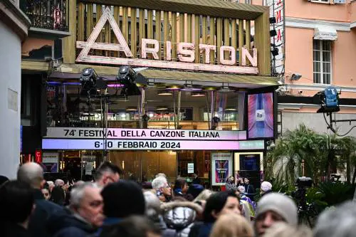 Sanremo, per dire chi vince l'Ia legge i giornali...