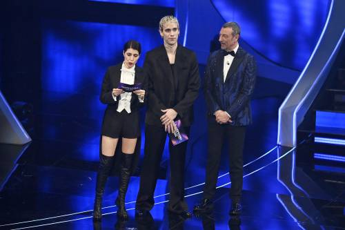 Sanremo 2024: ecco il look della seconda serata del Festival di Mr.Rain