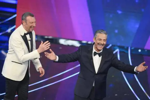 La sinistra occupa il teatro Ariston. E Fiorello la gela: "Non è Tele Meloni"