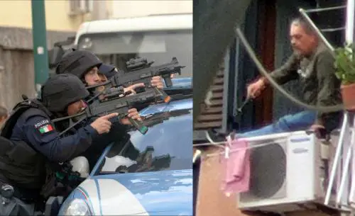 Gli spari dal balcone, il blitz della polizia, i cadaveri in casa. Orrore a Napoli
