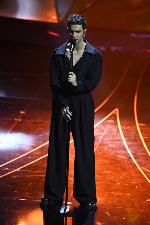 Sanremo 2024: ecco il look della terza serata del Festival di Maninni