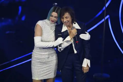 Sanremo 2024: ecco il look della quarta serata del Festival di Rose Villain