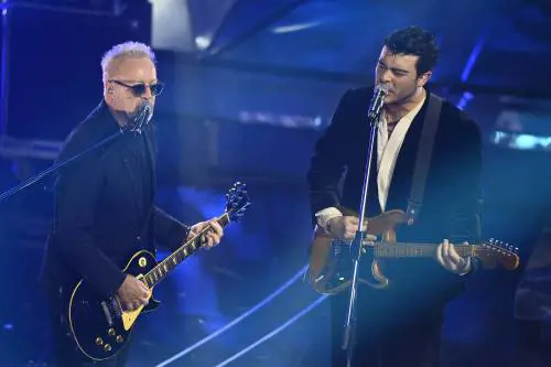 Sanremo 2024: ecco il look della quarta serata del Festival dei The Kolors