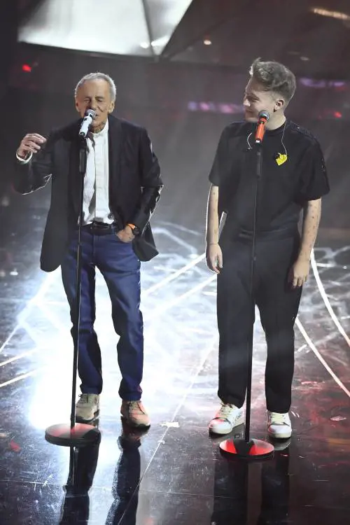Sanremo 2024: ecco il look della quarta serata del Festival di Alfa