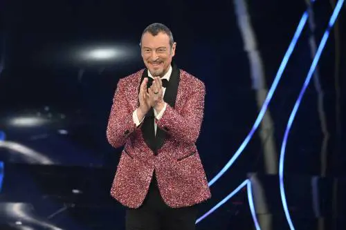 Sanremo 2024: ecco il look della quarta serata del Festival di conduttore, co-conduttrice e ospiti