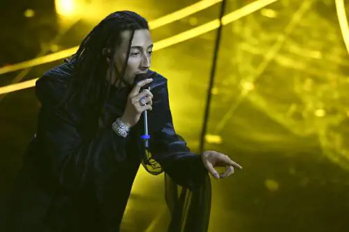 "Non farò come la Rai". Un'altra polemica di Ghali: la stoccata nella nuova canzone