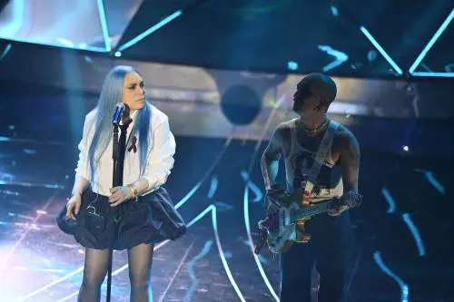 Sanremo 2024: ecco il look della quarta serata del Festival di Loredana Bertè