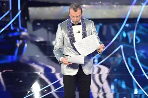 Striscia e l'indiscrezione su Sanremo: i problemi al televoto e la nuova classifica