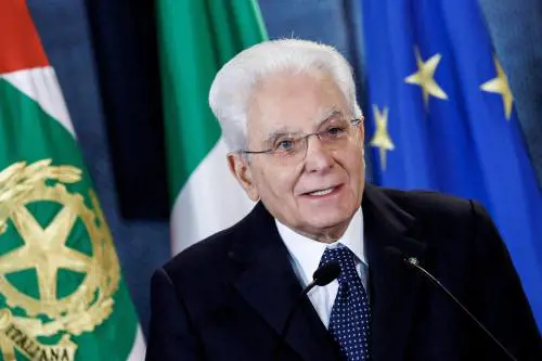 La sinistra incensa il capo dello Stato ma non lo ascolta se difende Meloni