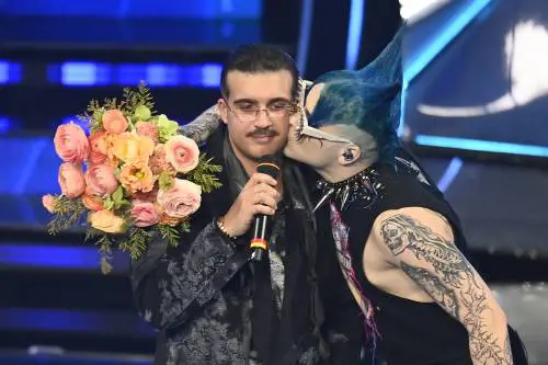 Sanremo buonista: ora pure i fischi all'Ariston ci indignano