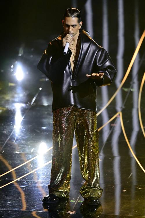 Sanremo 2024: ecco il look della finalissima del Festival di Mahmood