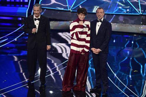 Sanremo 2024: ecco il look della finalissima del Festival di Sangiovanni