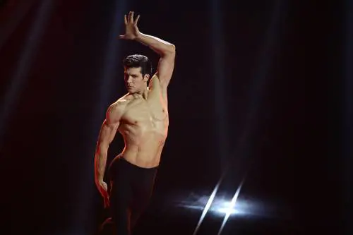 "Niente pesi, sollevo ballerine". Roberto Bolle racconta il suo segreto 