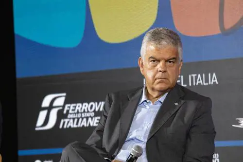 La svolta delle Fs passa dalla holding in Piazza Affari