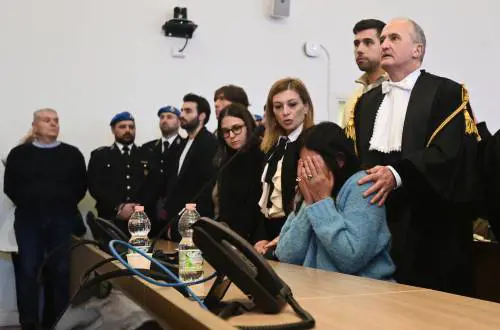 Giovanni Padovani e la famiglia di Alessandra Matteuzzi alla lettura della sentenza