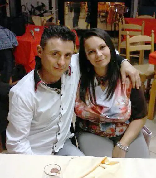 La moglie uccisa sette giorni fa. Sms del figlio: qui i fratelli di Dio