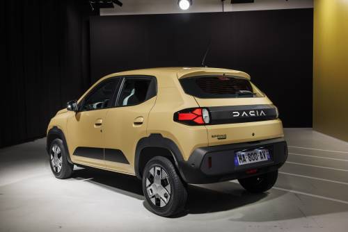 Dacia Spring 2024: guarda tutte le foto di interni ed esterni