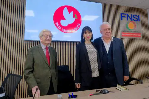 L'ultima corsa a vuoto di Santoro. Gli slogan anti-Kiev non bastano