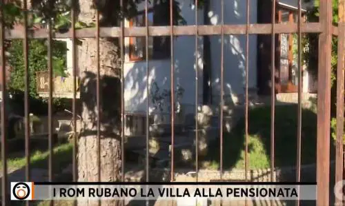 "Abbiamo sette figli...": e i rom occupano la casa dell'anziana