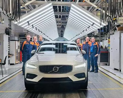 Volvo, prodotta l'ultima auto diesel