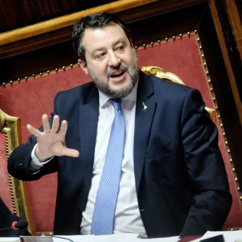 Meloni tace, ma Fdi affonda su Salvini