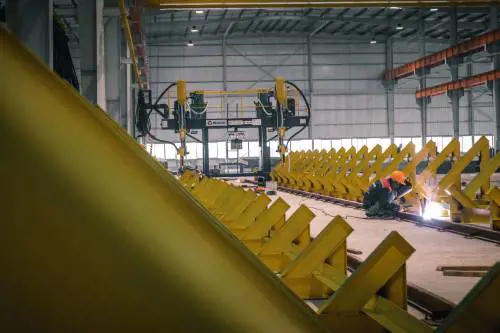 Cresce il lavoro in Italia, ma giovani al palo