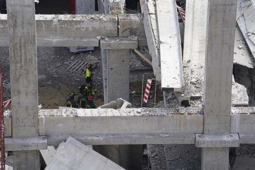 Crolla una trave sugli operai in cantiere: almeno 3 morti a Firenze
