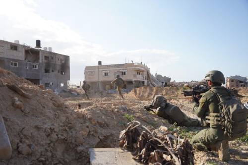 "Inevitabile avanzare su Rafah". Arrestati 100 terroristi nell'ospedale di Khan Younis