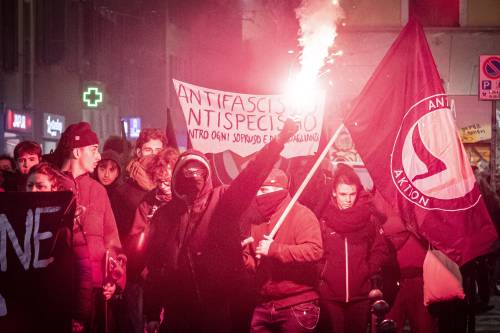 "Antifascisti da Milano a Budapest". In 300 in corteo per Ilaria Salis