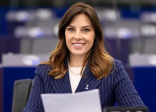 "Ti sbudellerò". Minacce alla leghista Tovaglieri