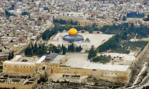 Netanyahu limiterà l'accesso alla Spianata agli arabo-israeliani: i rischi della mossa