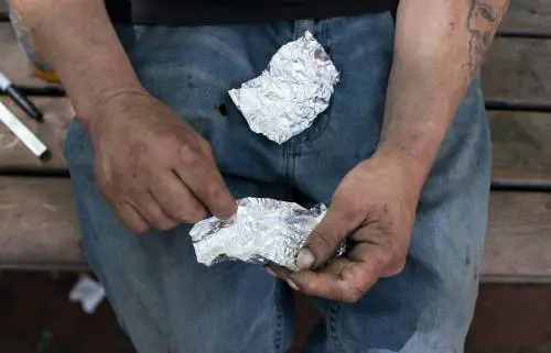 Banda di minorenni spacciava droga su Telegram e ai rave