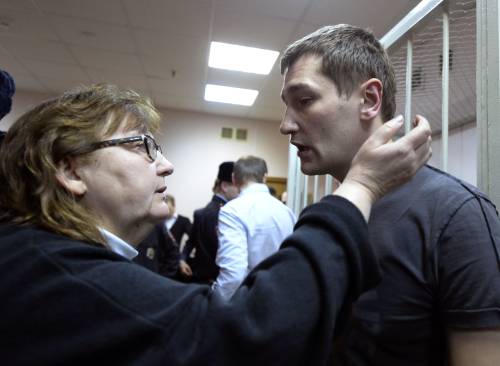 La madre di Navalny attacca Putin: "Rendimi il corpo di mio figlio"