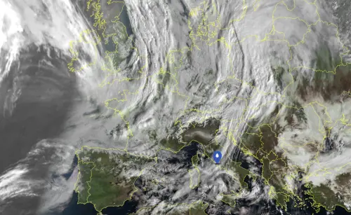 Meteo, cambia tutto: in arrivo piogge e nevicate di forte intensità