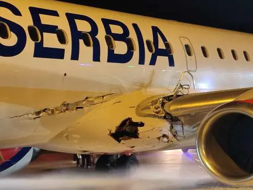 Aereo colpisce le luci della pista: fusoliera distrutta. L'errore umano