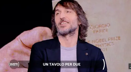 "Un genio, ma non sapeva indossare le mutande". La rivelazione di Cruciani sul misterioso parente 