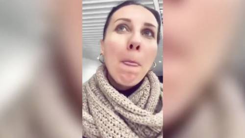 “Lei è russa? Niente acqua”. Occhio a non esagerare con l’anti-putinismo
